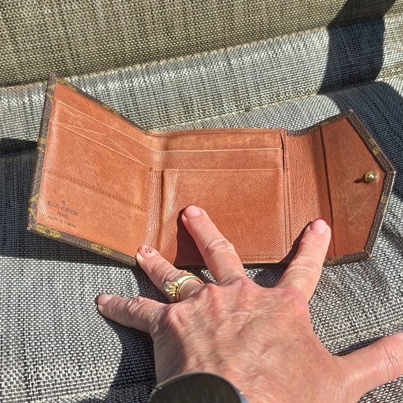 Louis Vuitton wallet - Picture 7 of 10